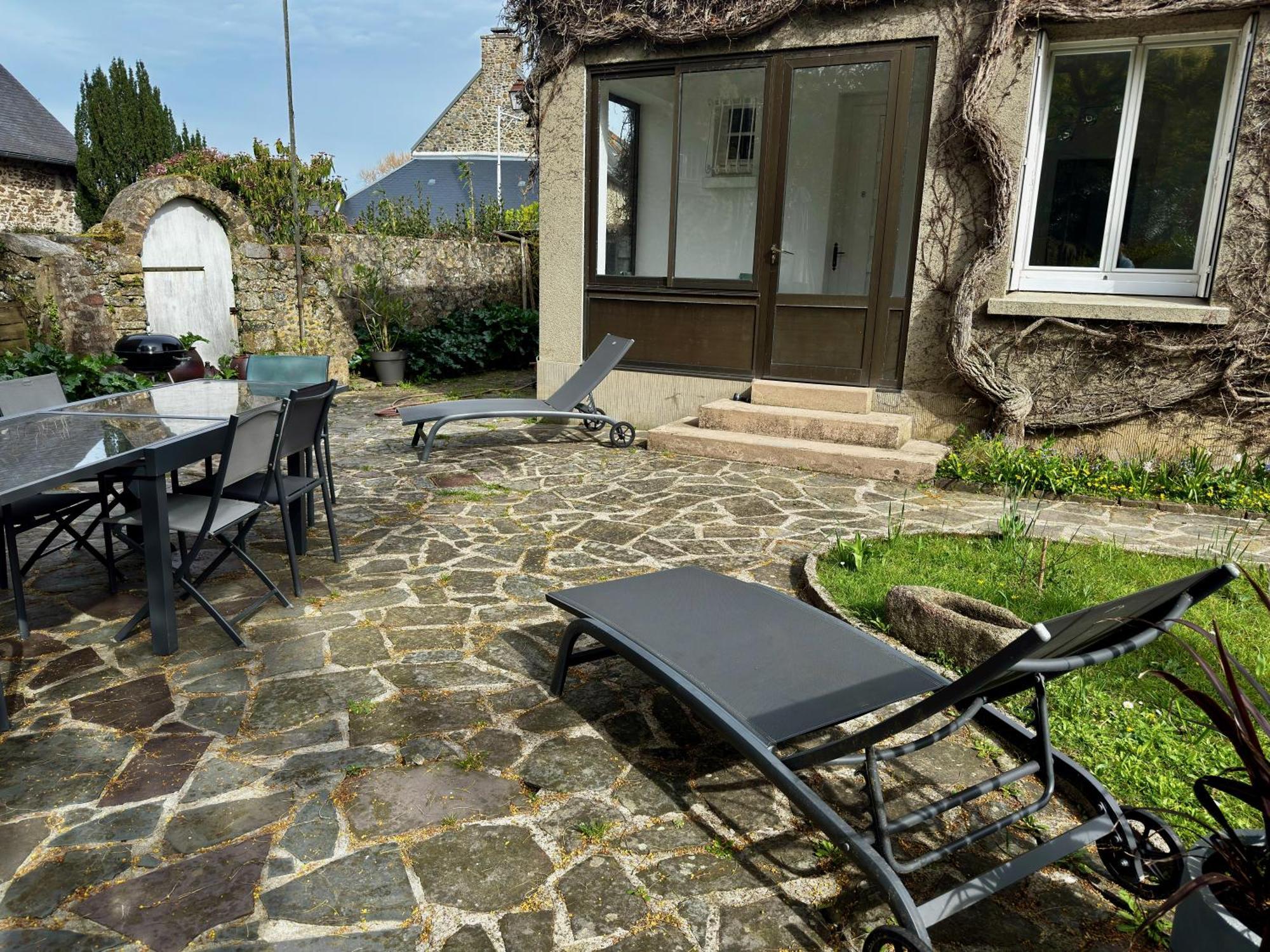 La Triolette: Renovated Charm in Old Coutainville Agon-Coutainville Exterior photo