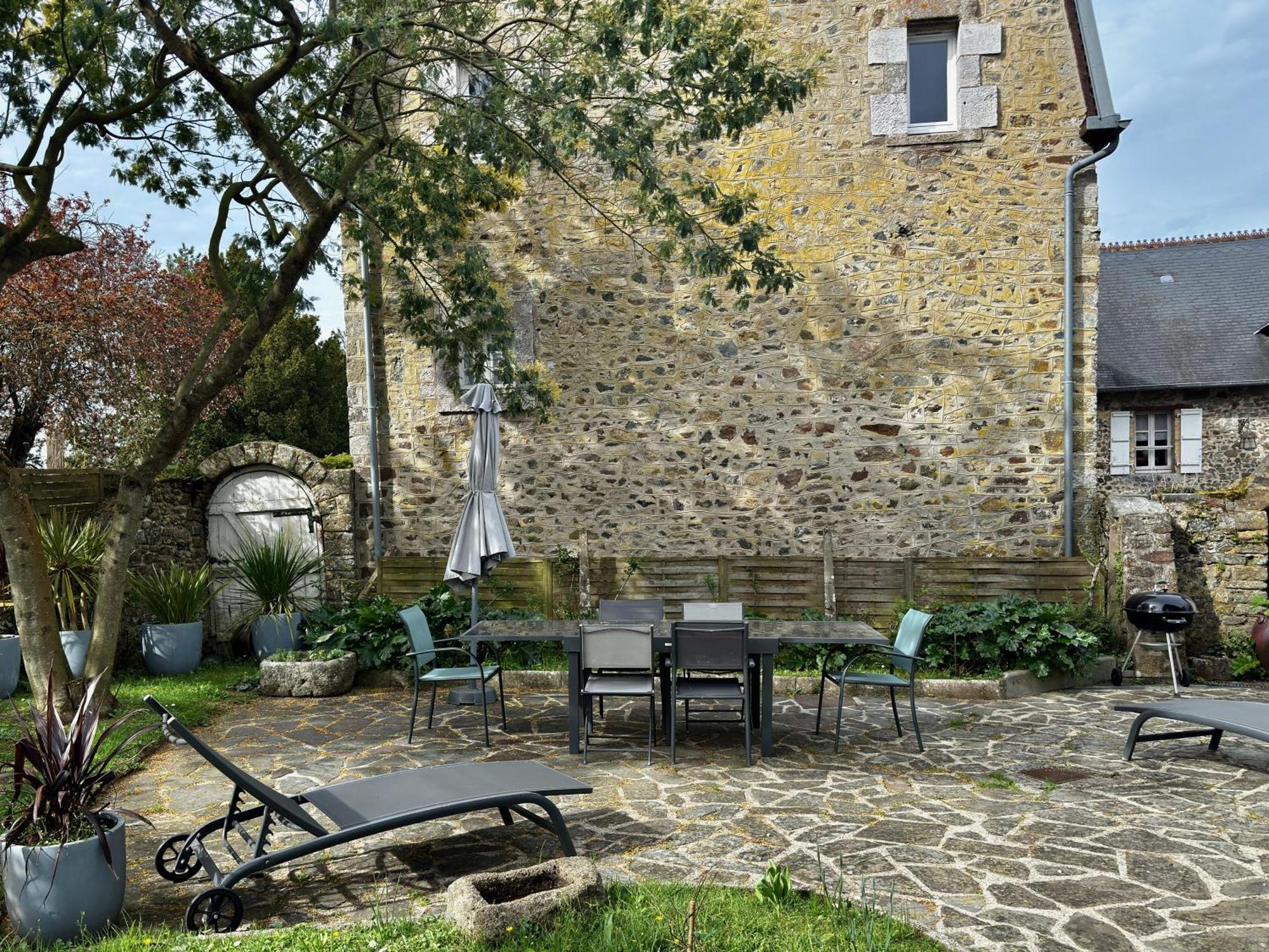 La Triolette: Renovated Charm in Old Coutainville Agon-Coutainville Exterior photo